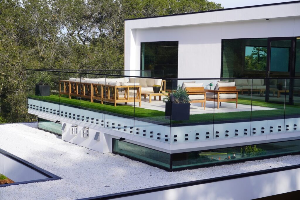 01 rooftop deck glass railing